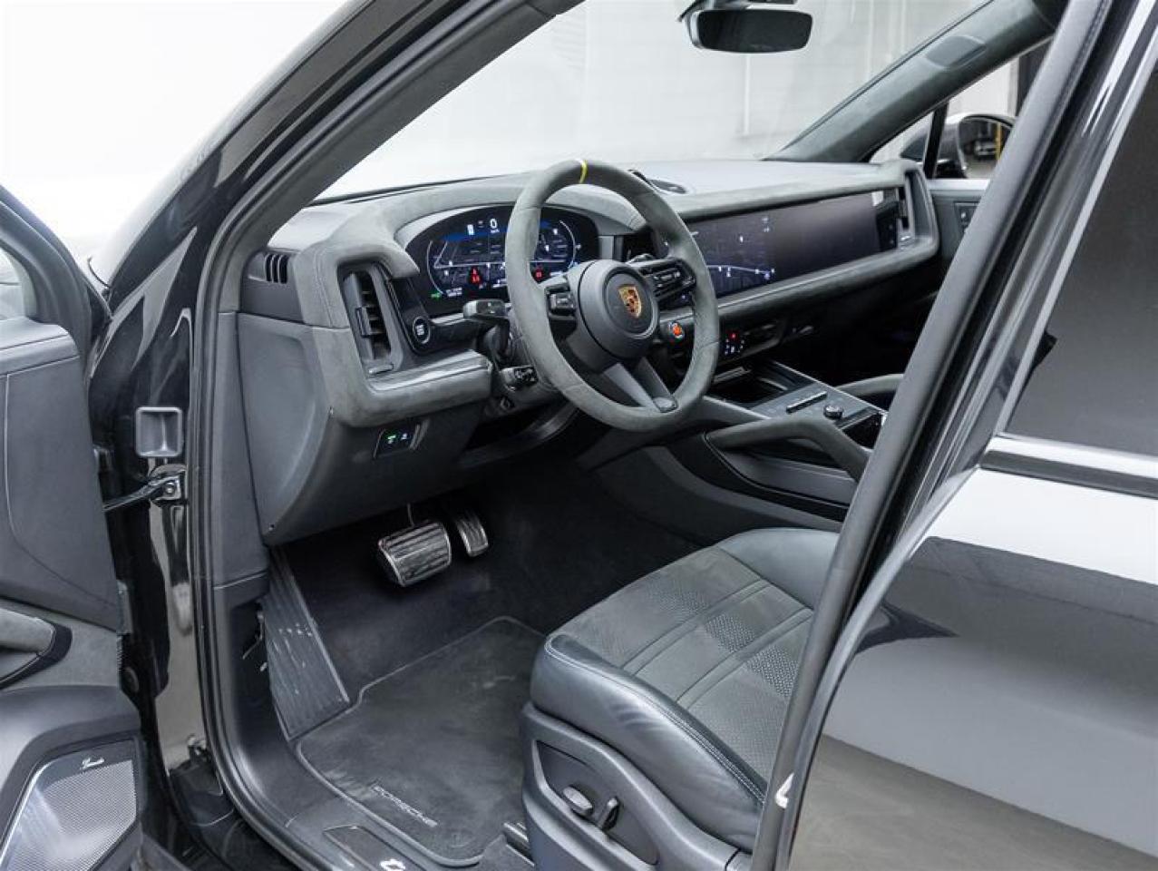 2024 Porsche Cayenne  Photo