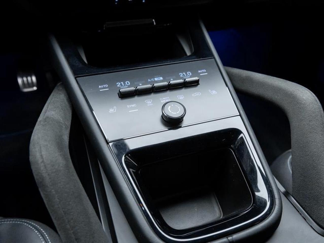 2024 Porsche Cayenne  Photo