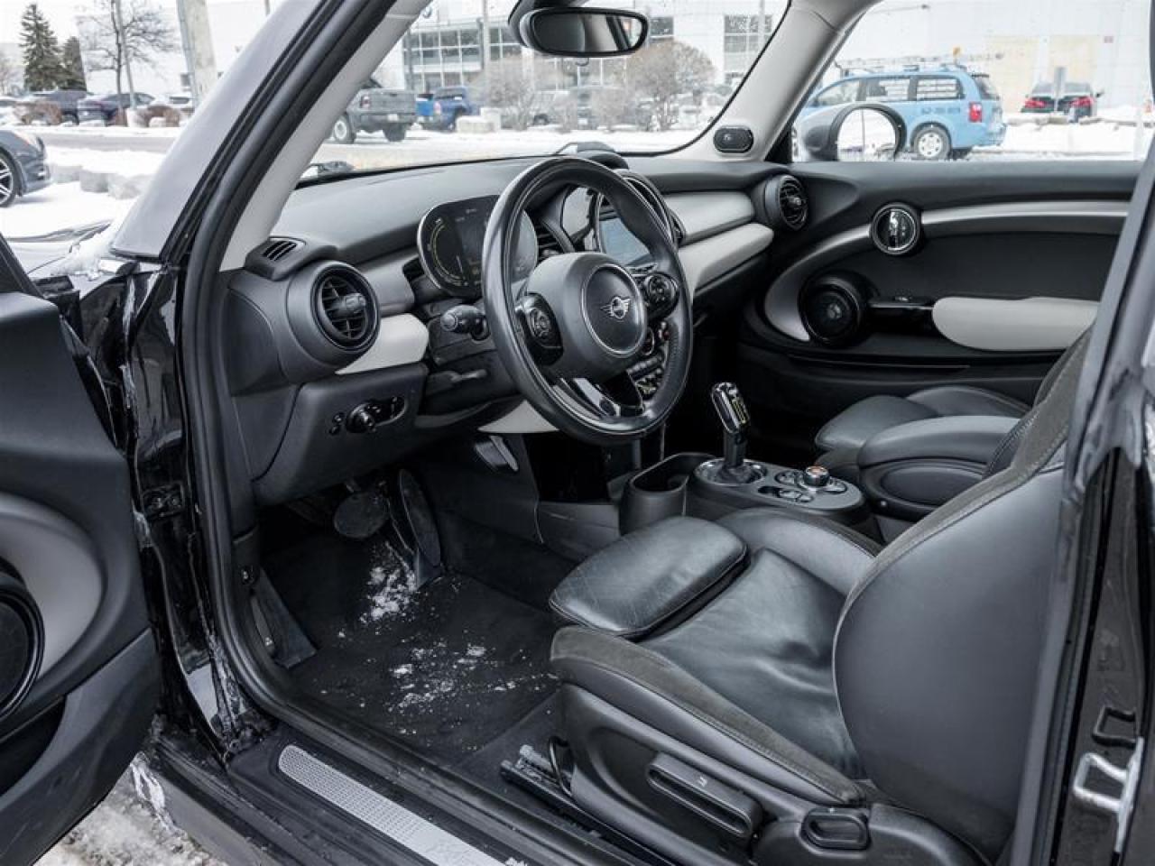 2020 MINI SE 3 Door Cooper Front-Wheel Drive Hatchback Photo