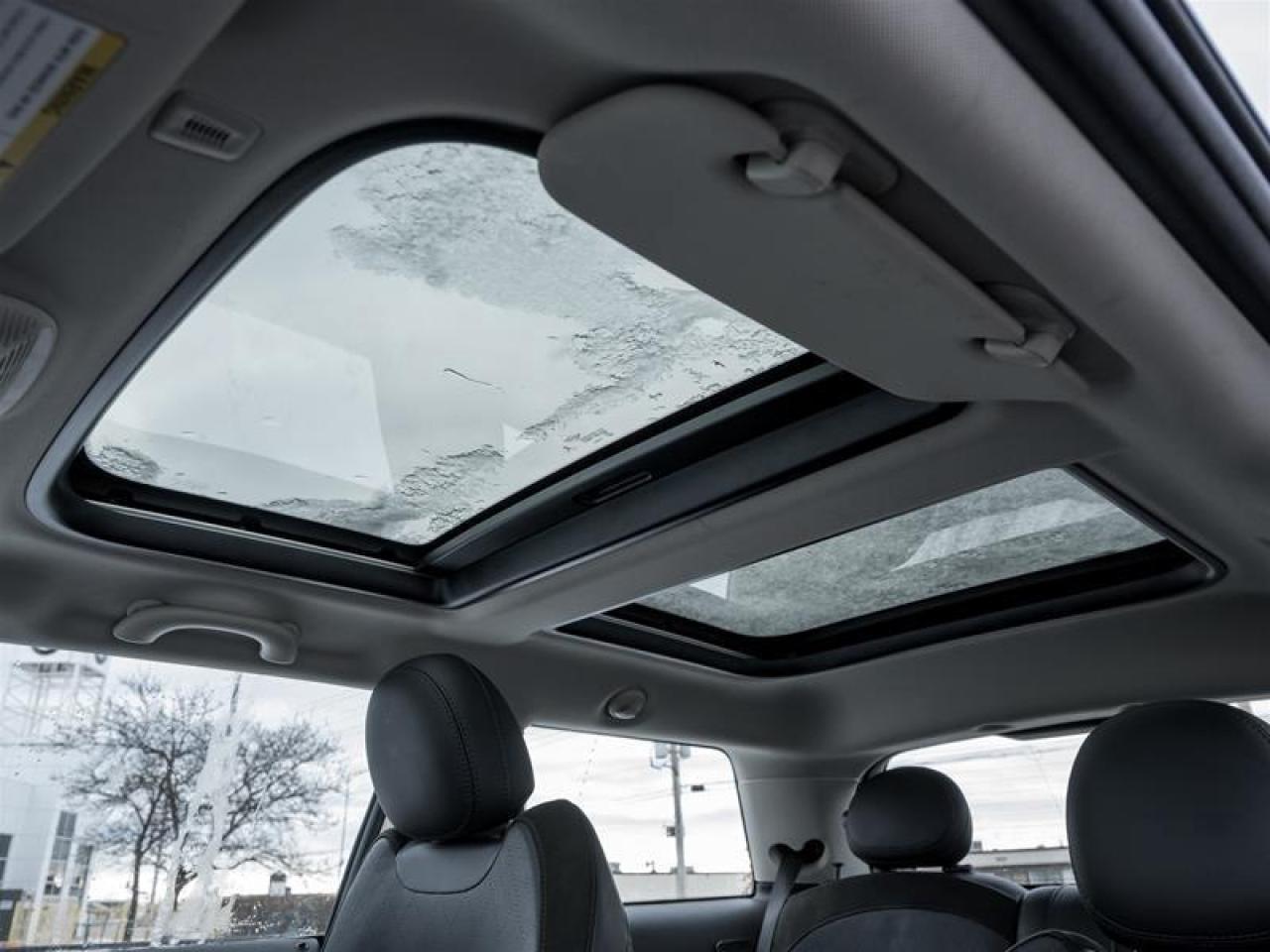 2020 MINI SE 3 Door Cooper Front-Wheel Drive Hatchback Photo