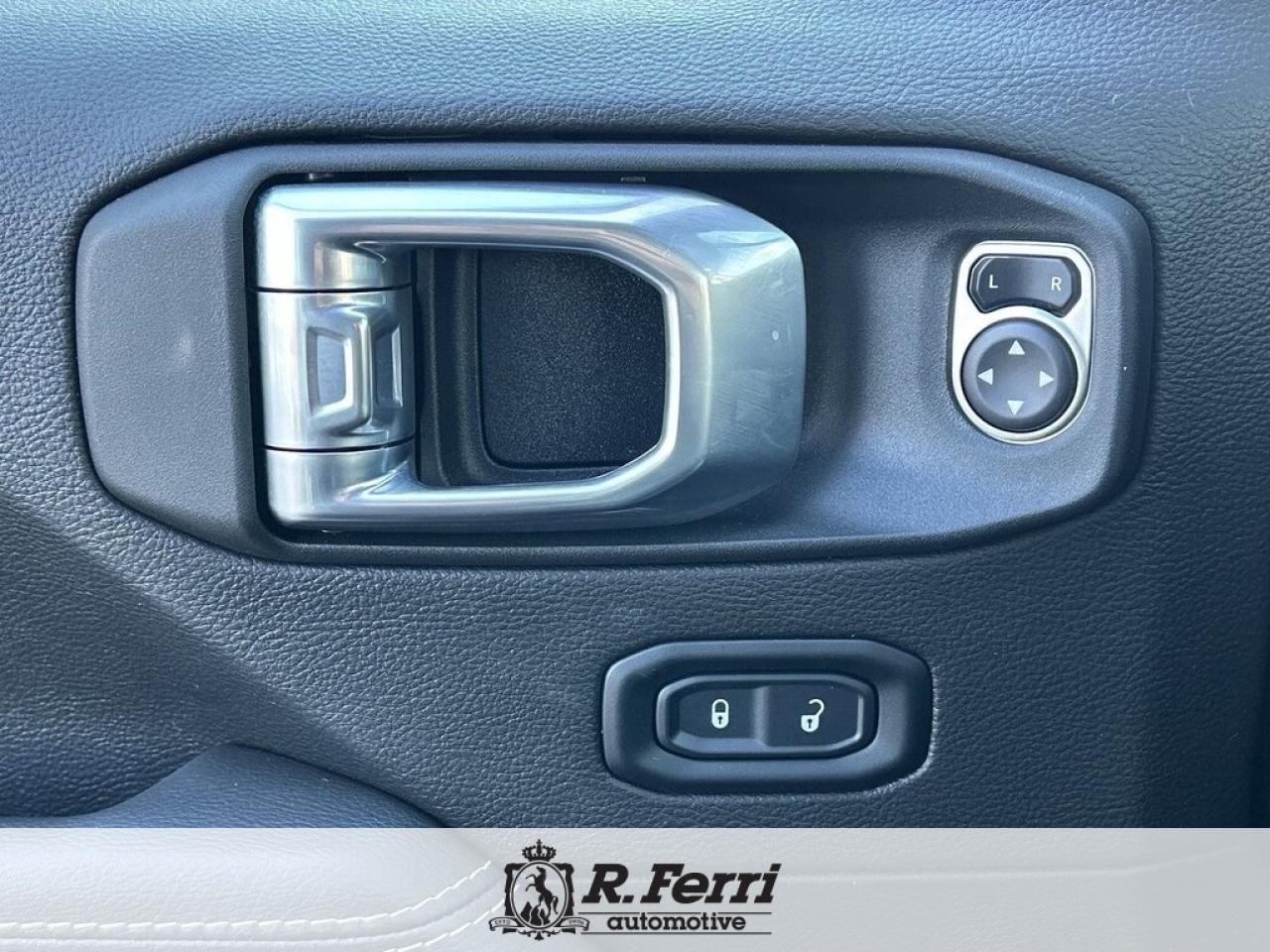 2022 Jeep WRANGLER UNLIMITED Sahara 4dr 4x4 Photo