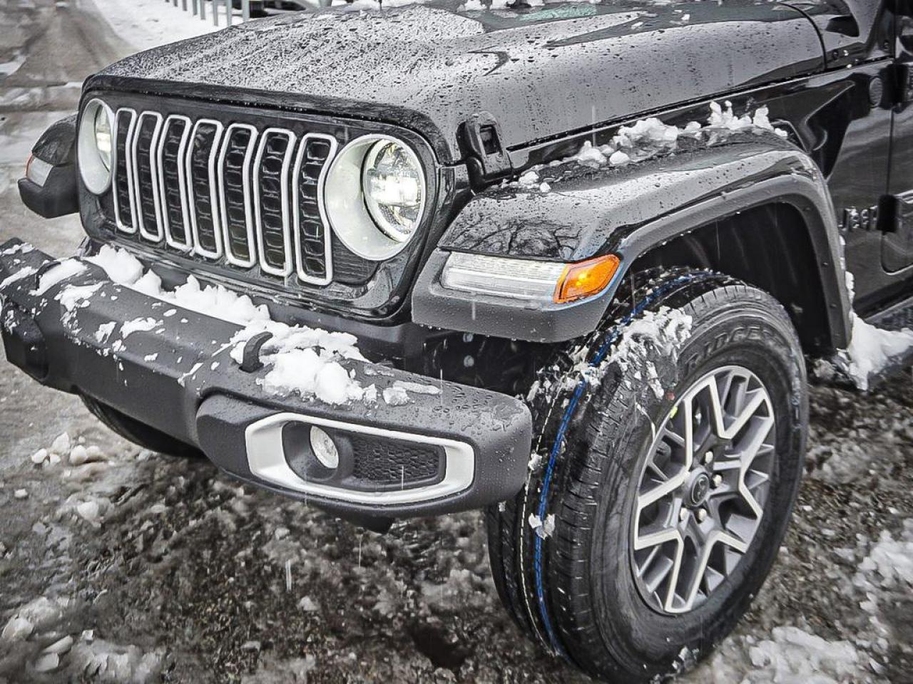 2026 Jeep Wrangler  Photo3