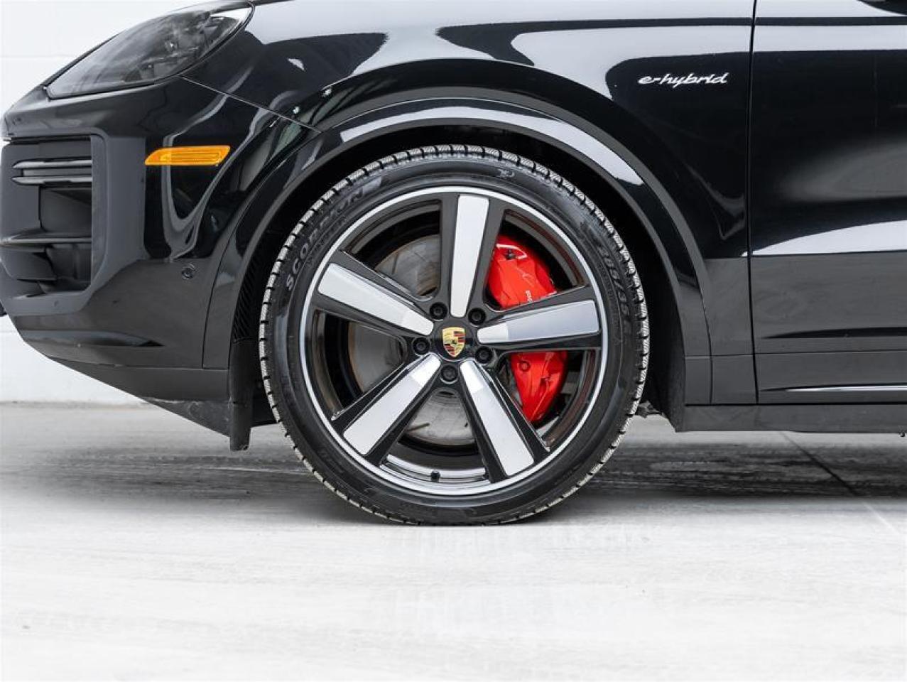 2024 Porsche Cayenne  Photo