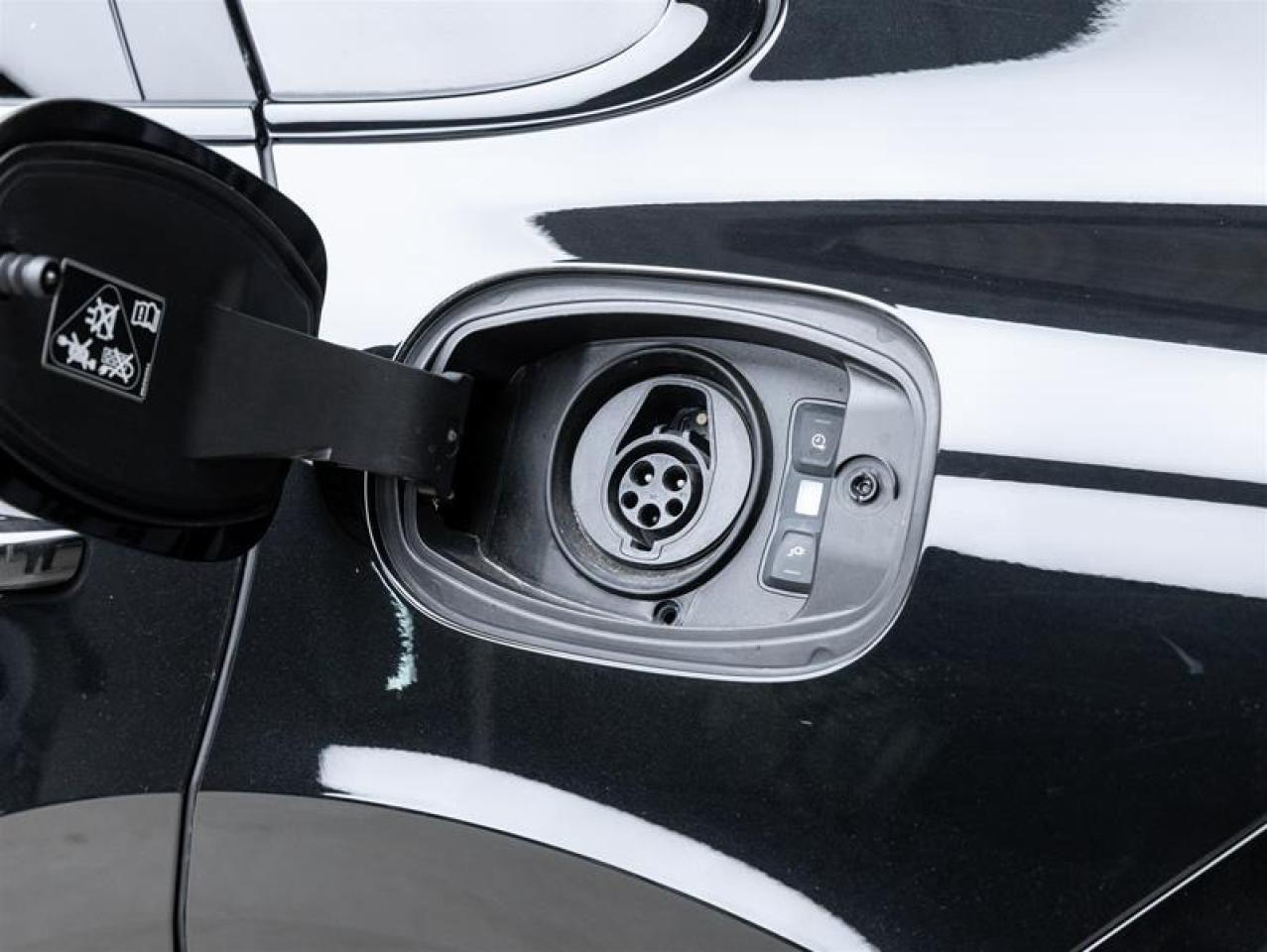 2024 Porsche Cayenne  Photo