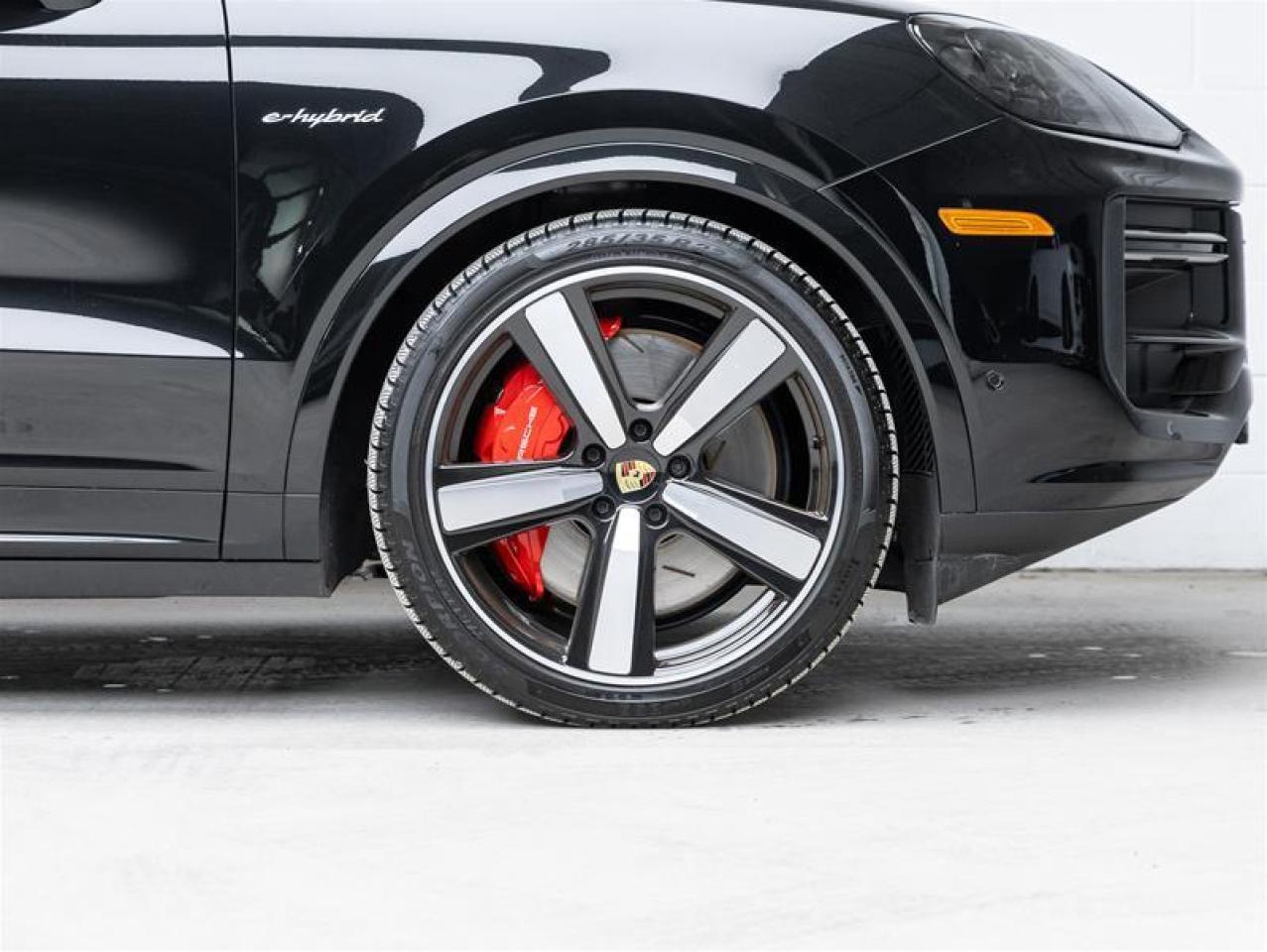 2024 Porsche Cayenne  Photo