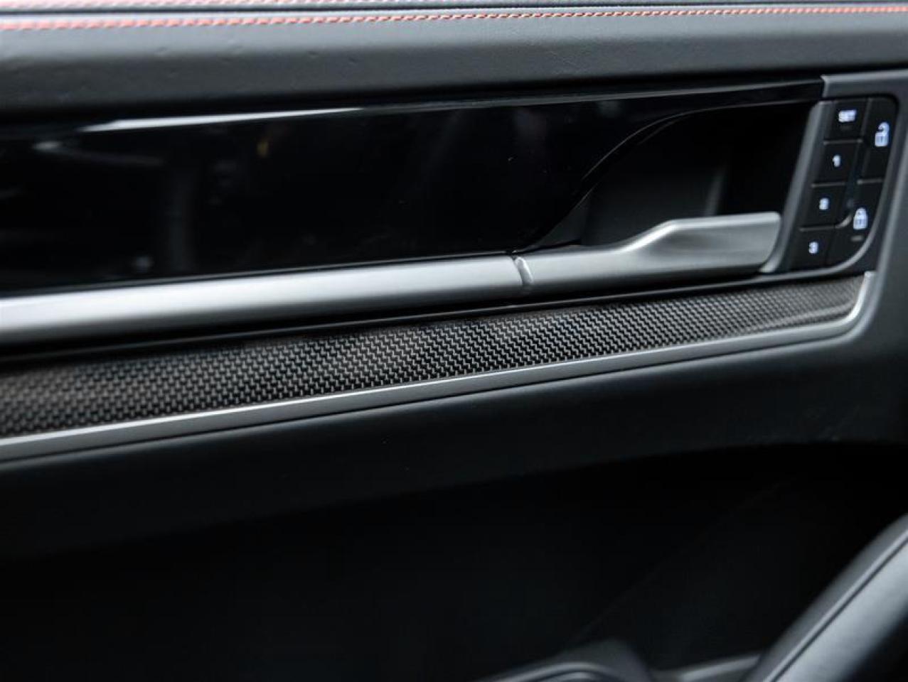 2024 Porsche Cayenne  Photo