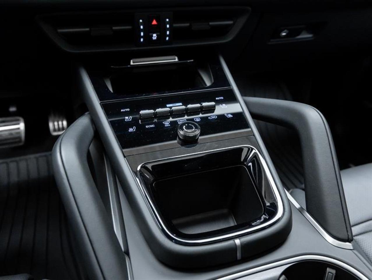 2024 Porsche Cayenne  Photo