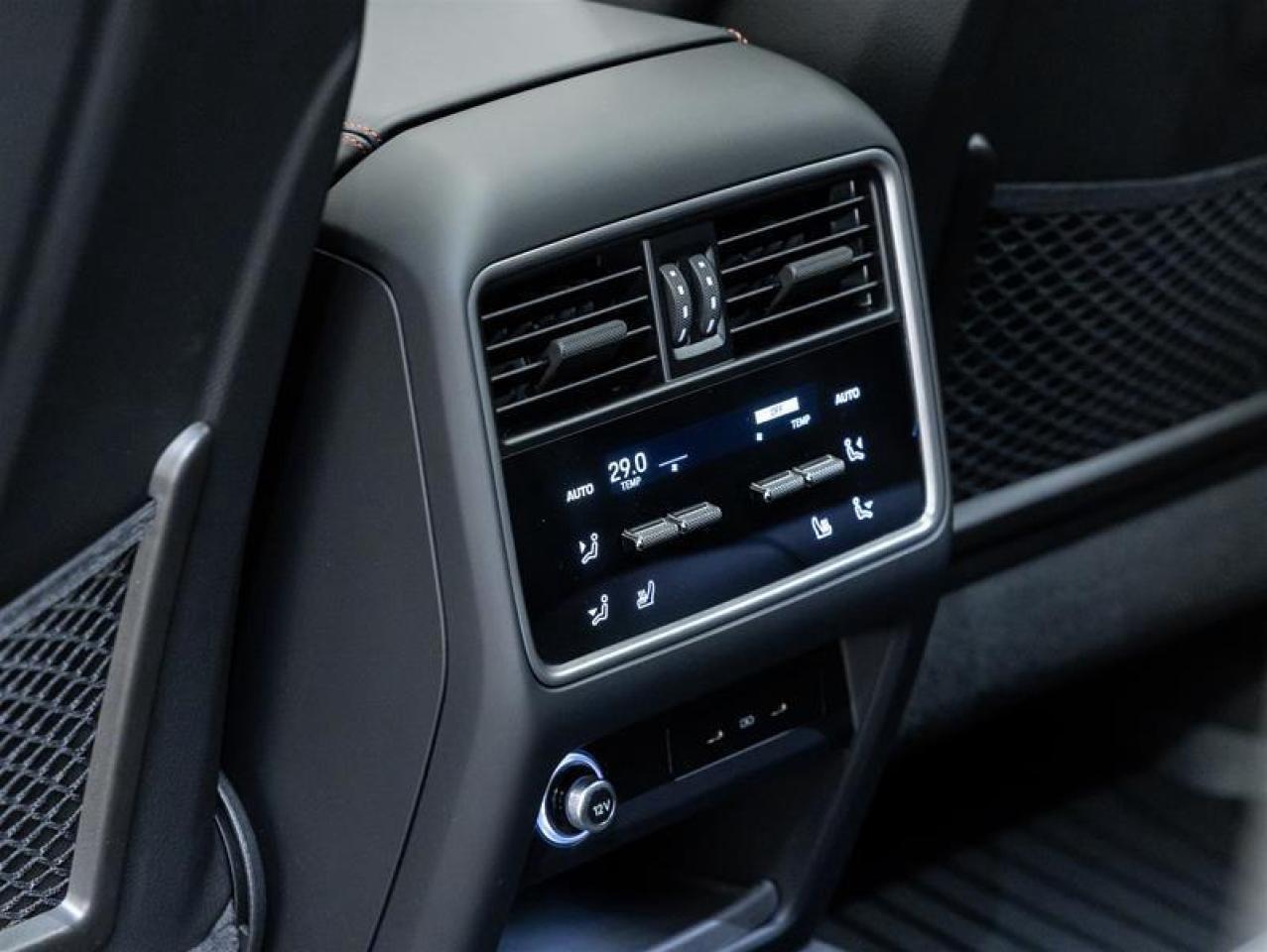 2024 Porsche Cayenne  Photo