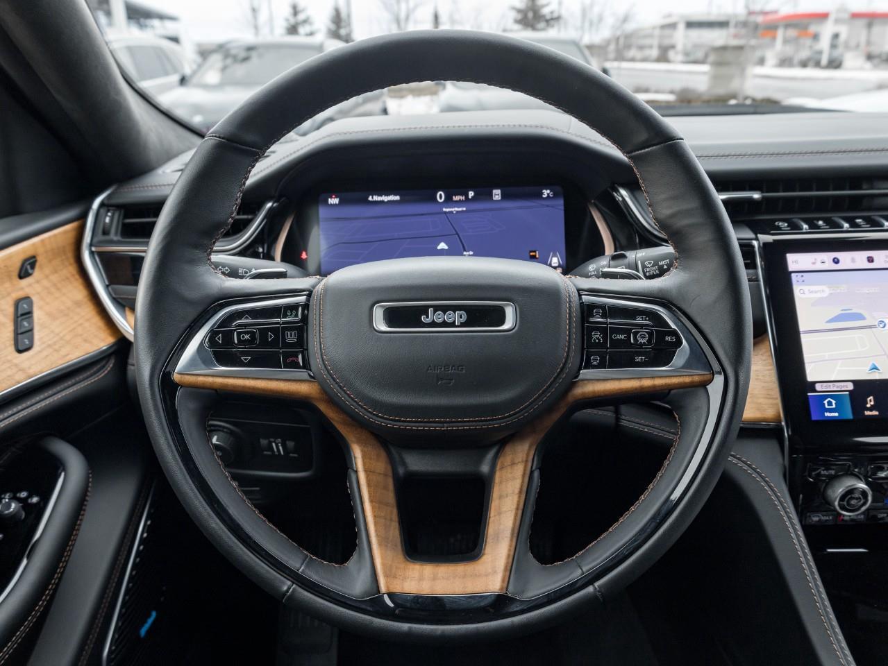 2023 Jeep Grand Cherokee Summit 4dr 4x4 Photo