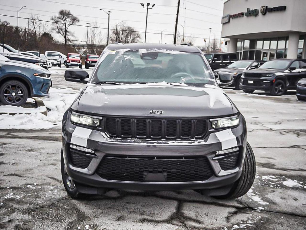 2025 Jeep Grand Cherokee  Photo2