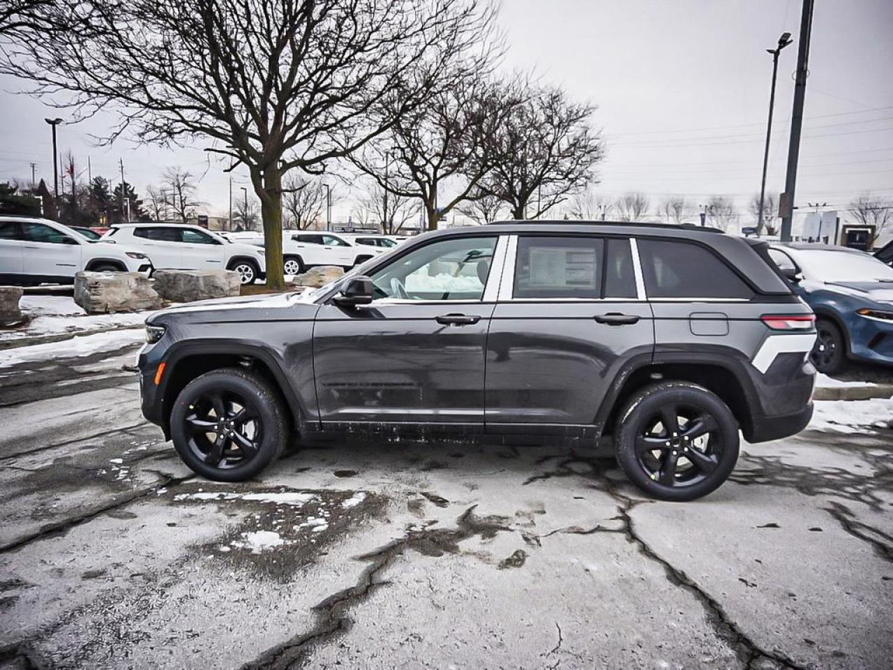 2025 Jeep Grand Cherokee  Photo