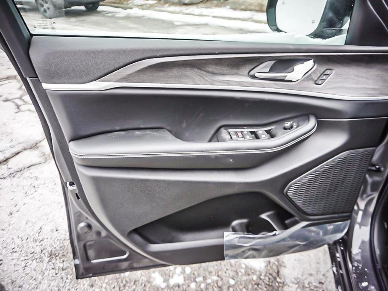 2025 Jeep Grand Cherokee  Photo