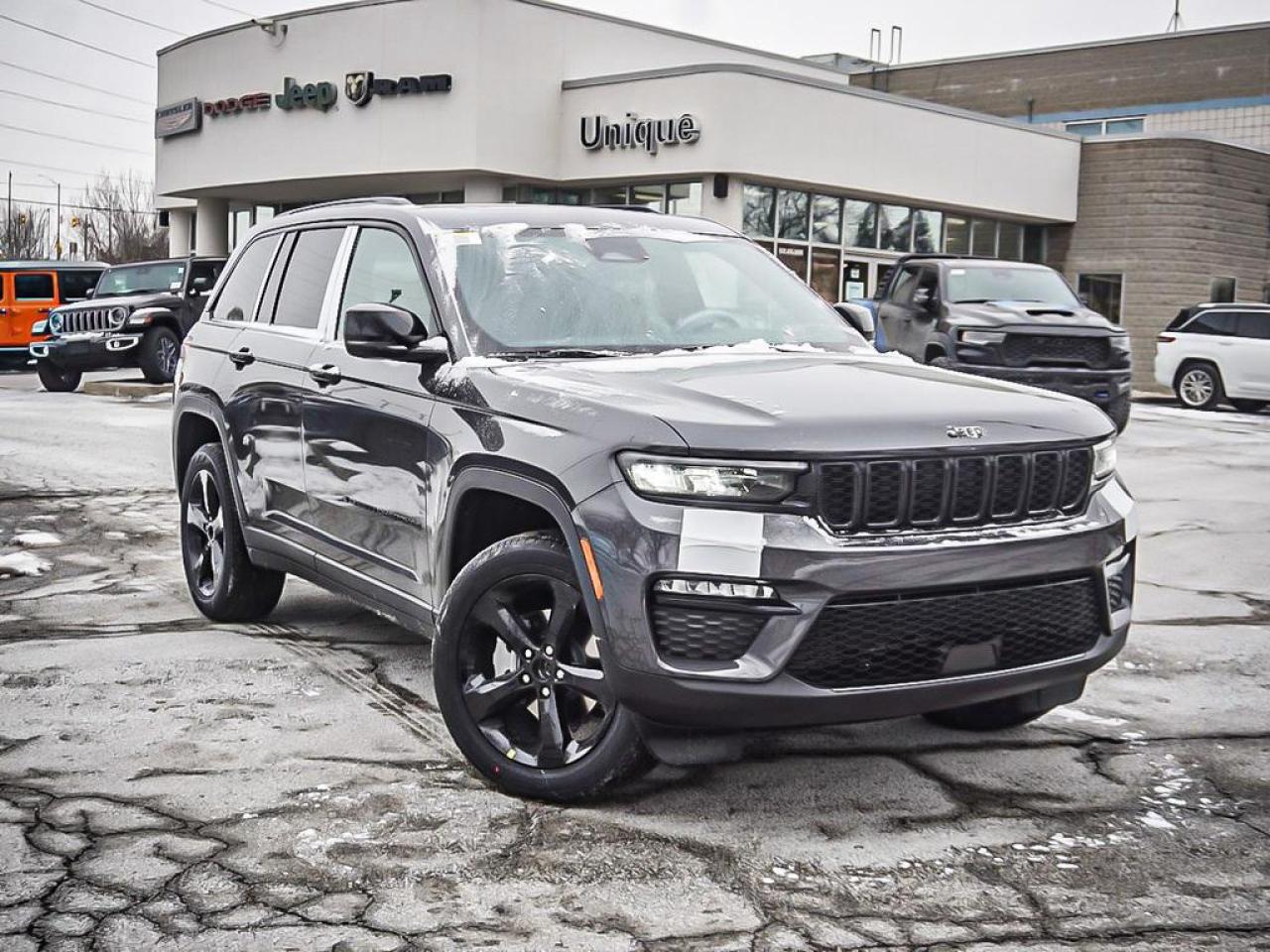 2025 Jeep Grand Cherokee  Photo