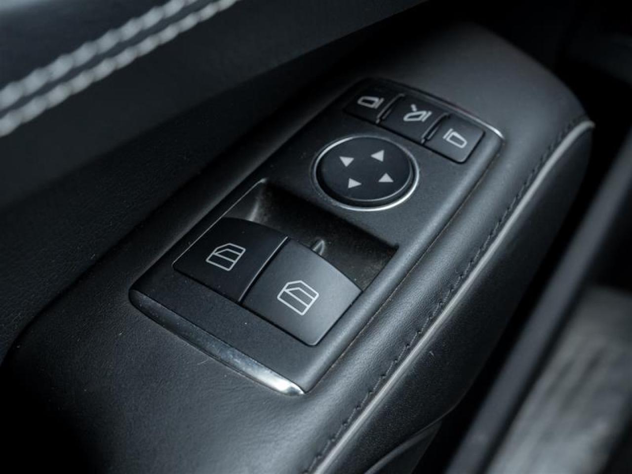 2015 Mercedes-Benz SL-Class Base SL 550 2dr Roadster Photo