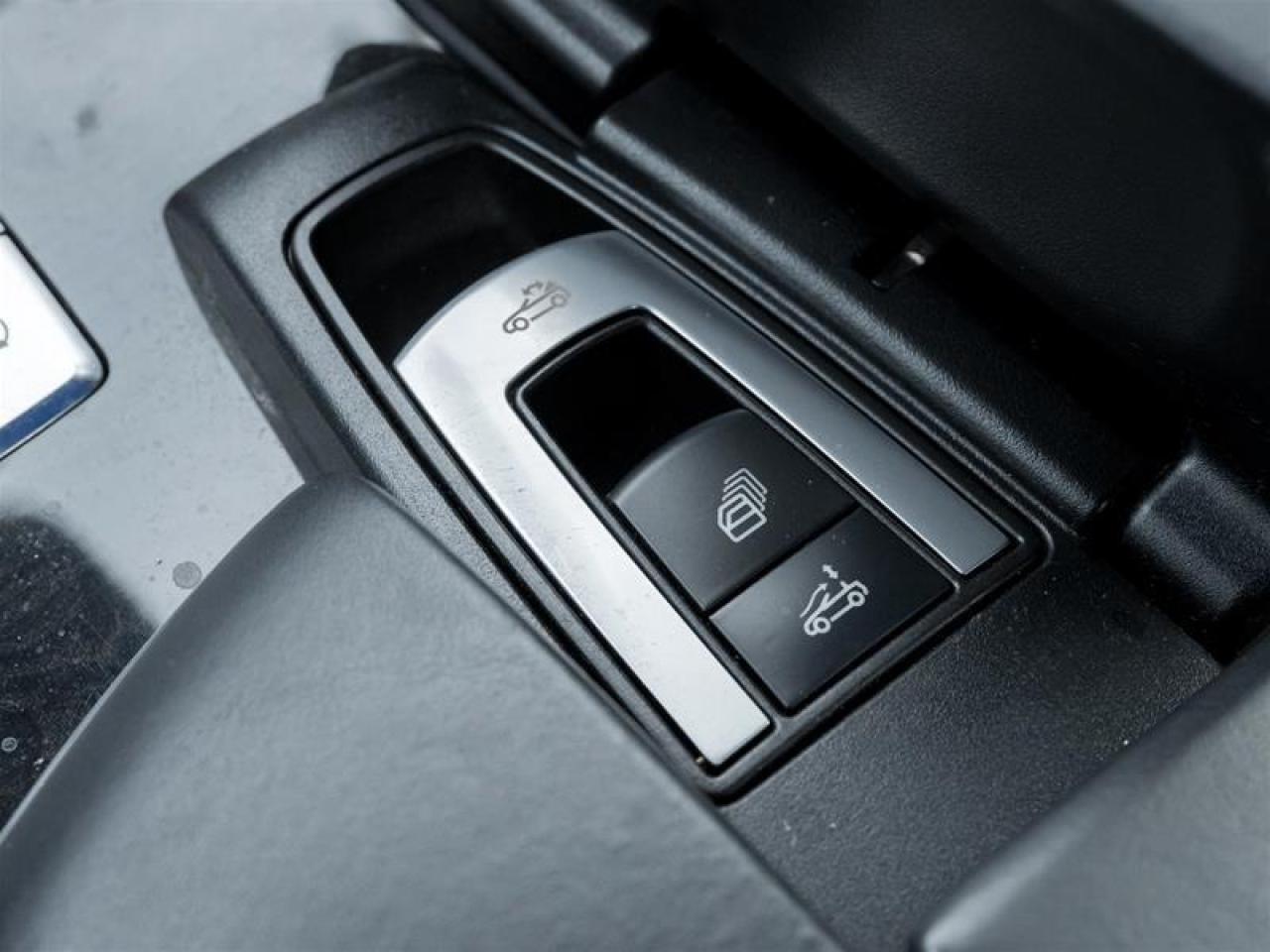 2015 Mercedes-Benz SL-Class Base SL 550 2dr Roadster Photo