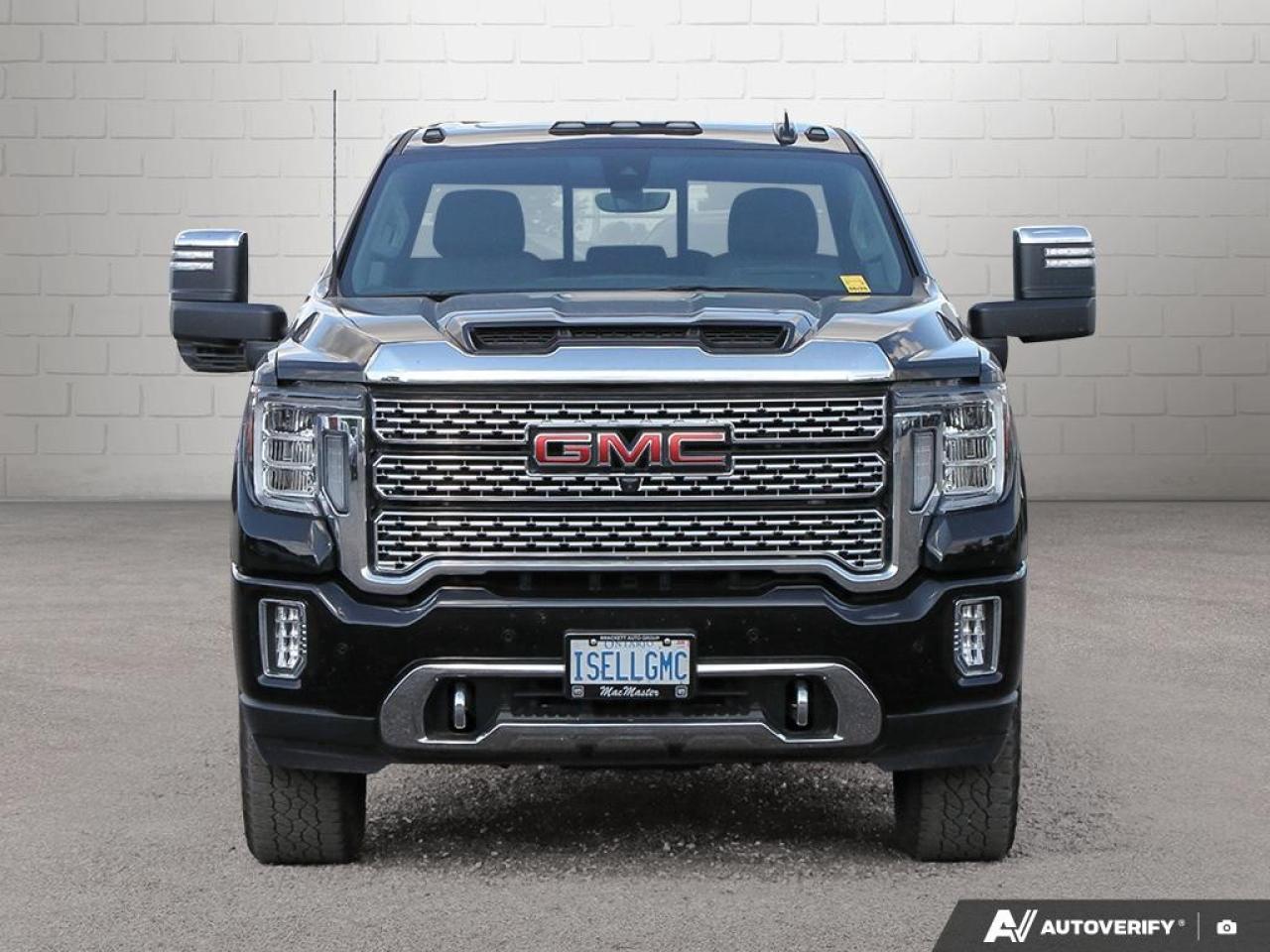 2023 GMC SIERRA 2500HD 4WD Crew Cab Standard Box Denali Photo