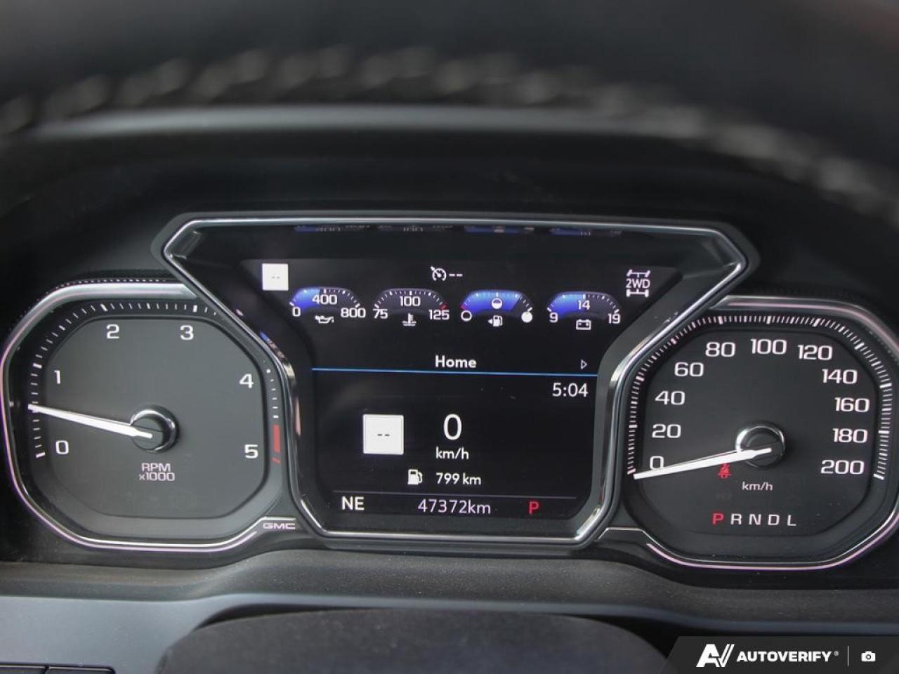 2023 GMC SIERRA 2500HD 4WD Crew Cab Standard Box Denali Photo