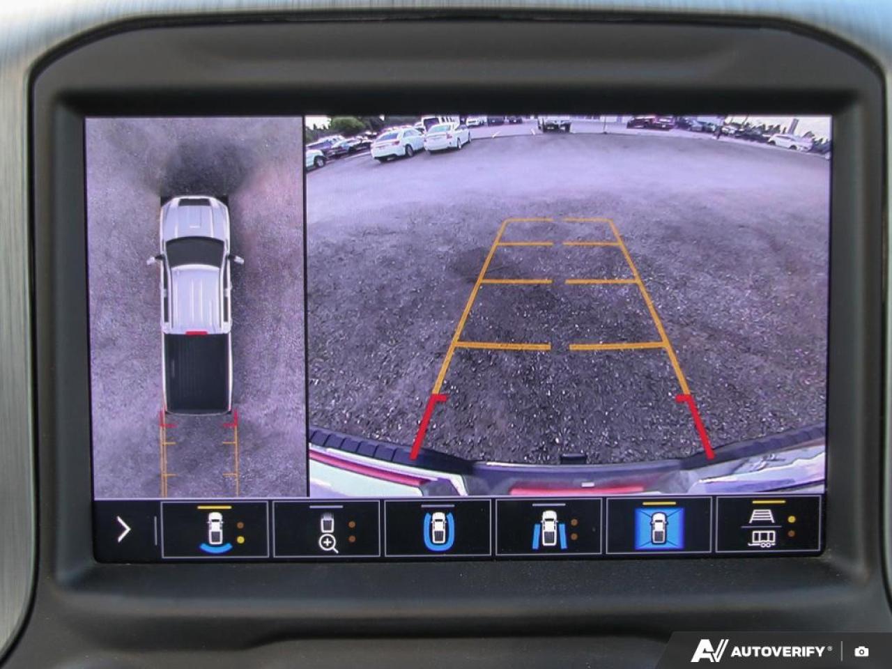 2023 GMC SIERRA 2500HD 4WD Crew Cab Standard Box Denali Photo