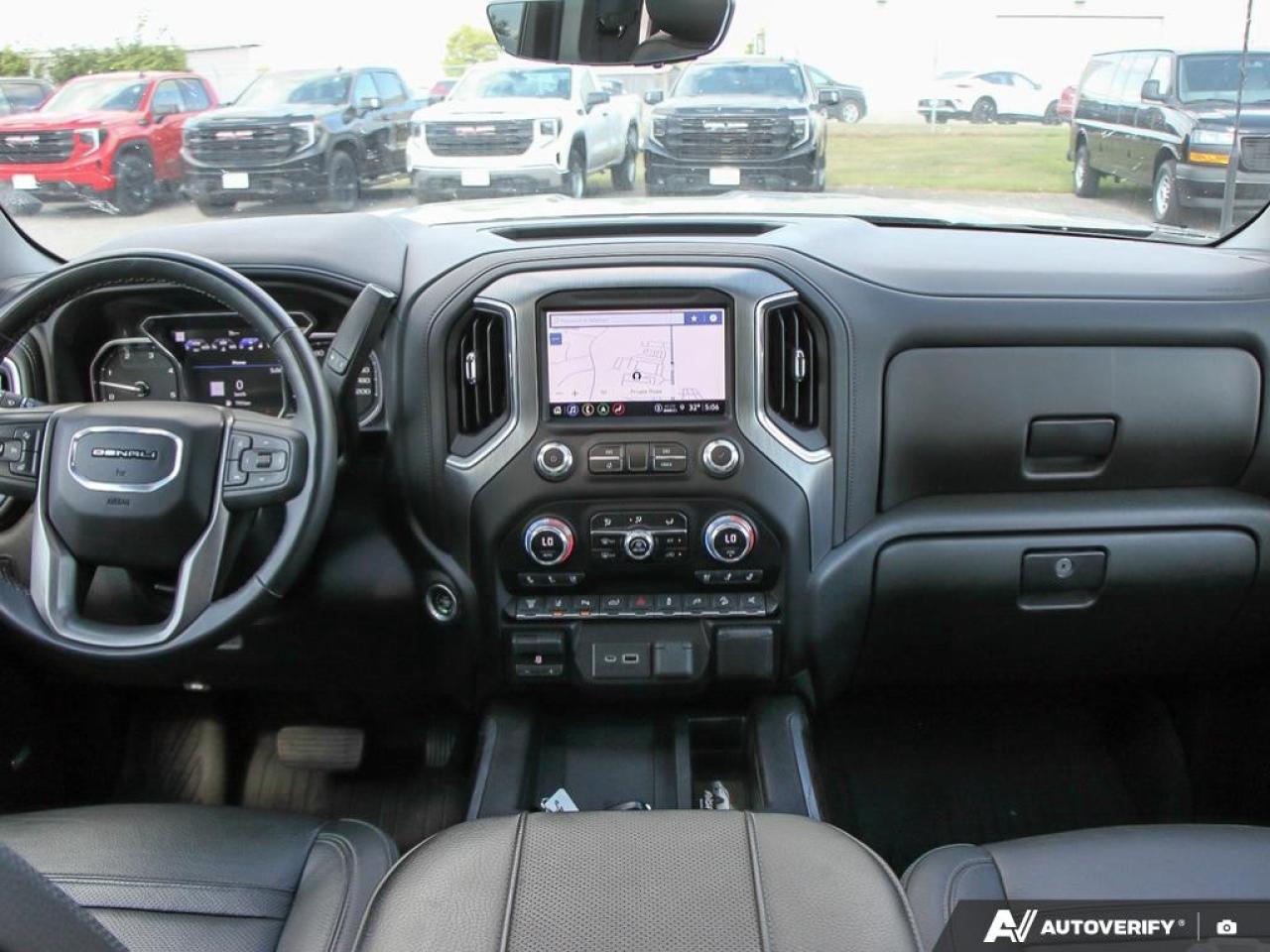 2023 GMC SIERRA 2500HD 4WD Crew Cab Standard Box Denali Photo