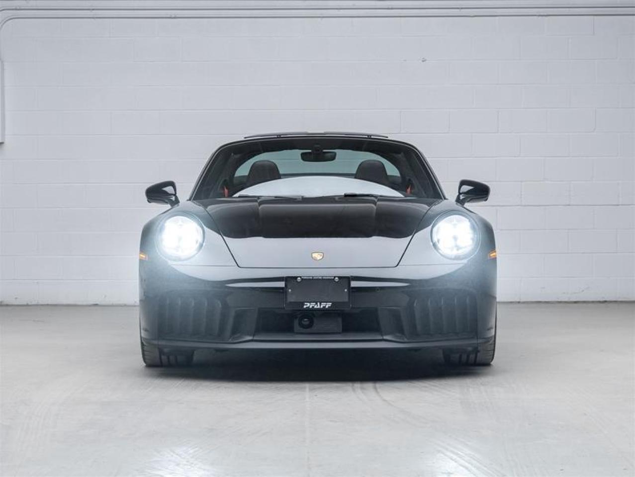 2025 Porsche 911  Photo2