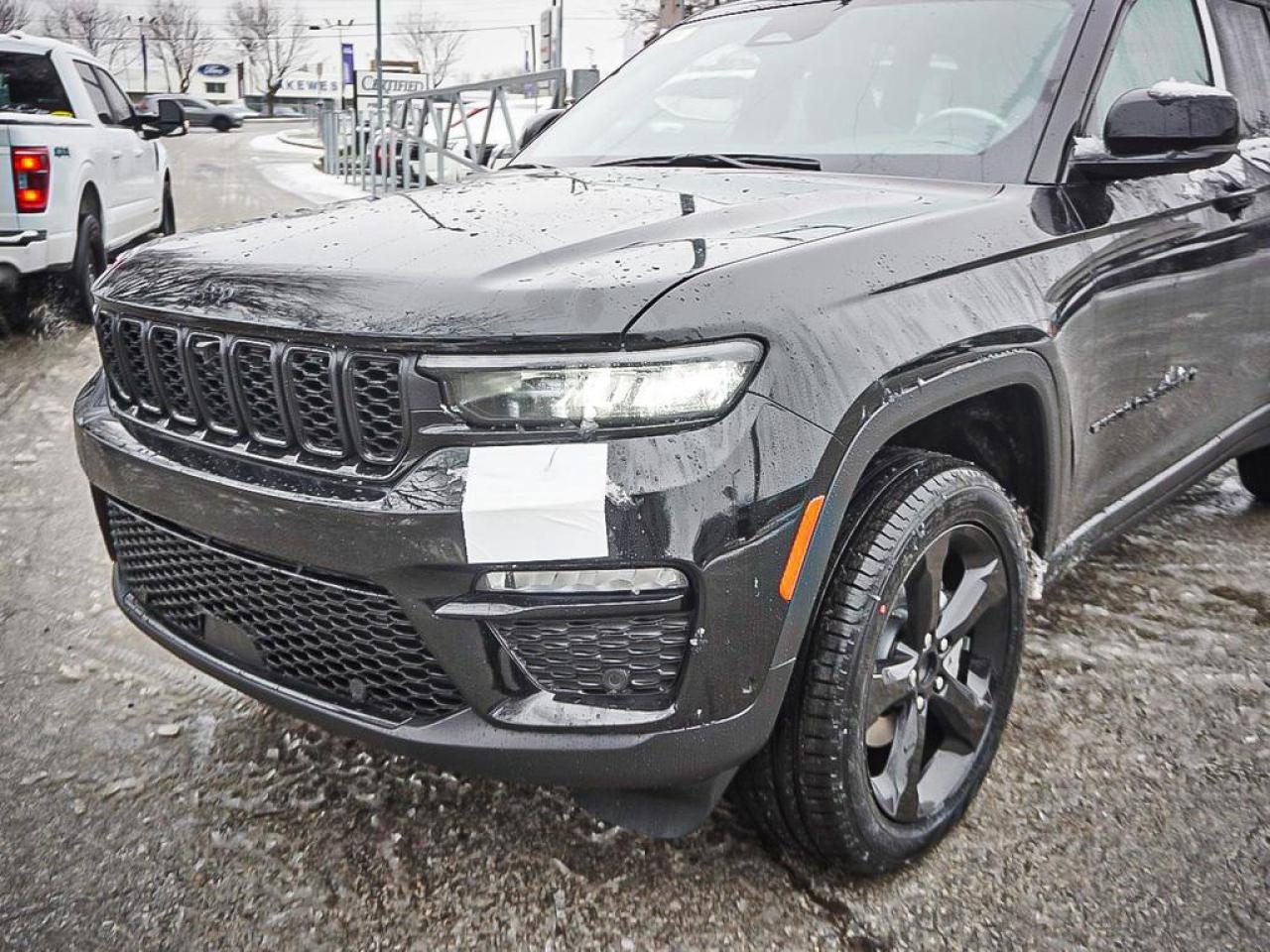 2025 Jeep Grand Cherokee  Photo3