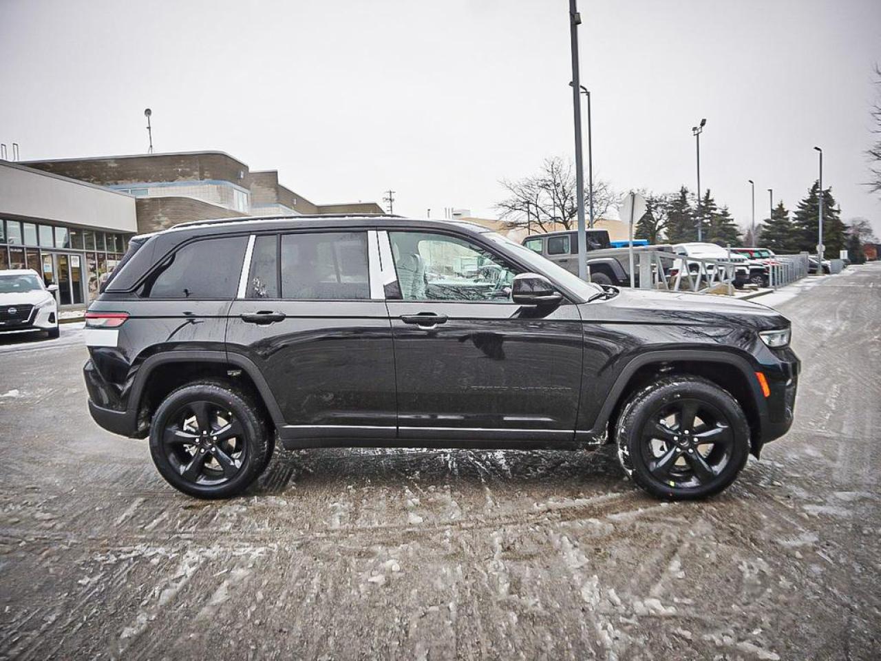 2025 Jeep Grand Cherokee  Photo