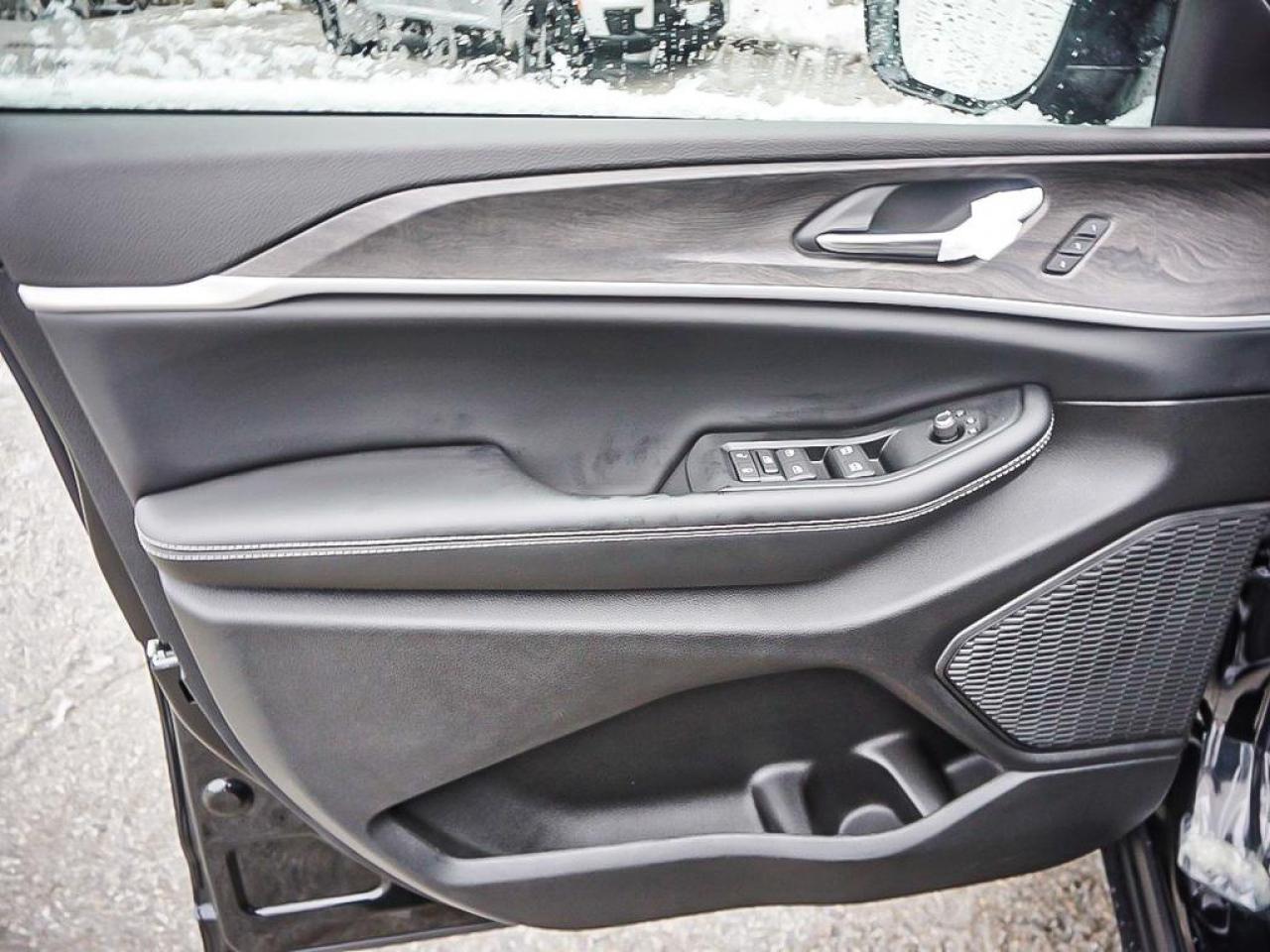 2025 Jeep Grand Cherokee  Photo