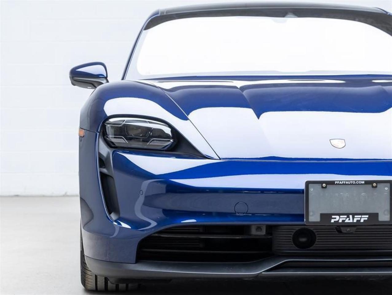 2022 Porsche Taycan  Photo2