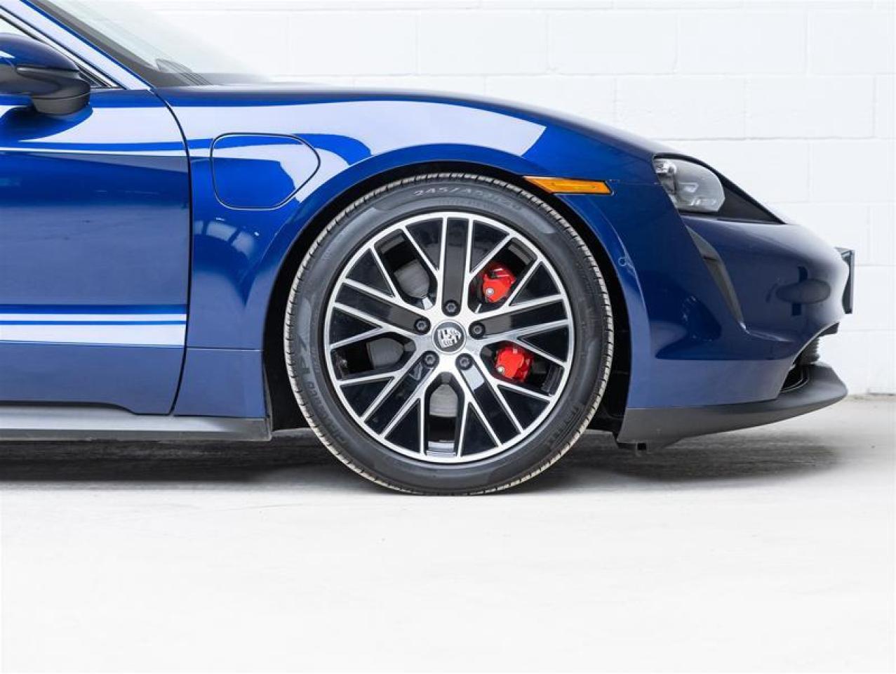 2022 Porsche Taycan  Photo