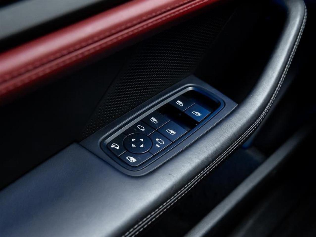 2022 Porsche Taycan  Photo