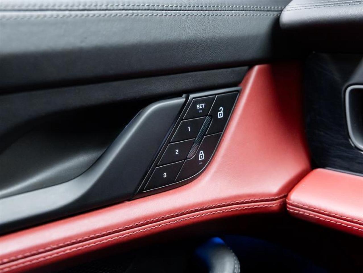 2022 Porsche Taycan  Photo