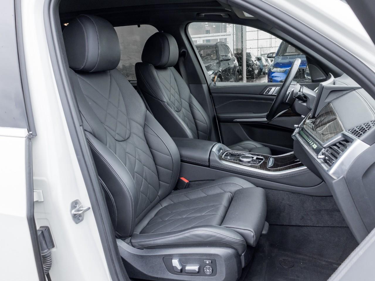 2024 BMW X5 xDrive40i 4dr All-Wheel Drive Sports Activity Vehicle Photo