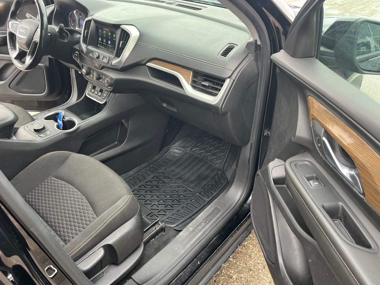 2019 GMC Terrain FWD SLE Photo