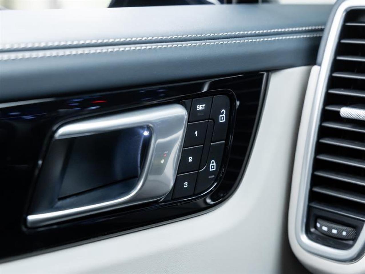 2022 Porsche Cayenne  Photo