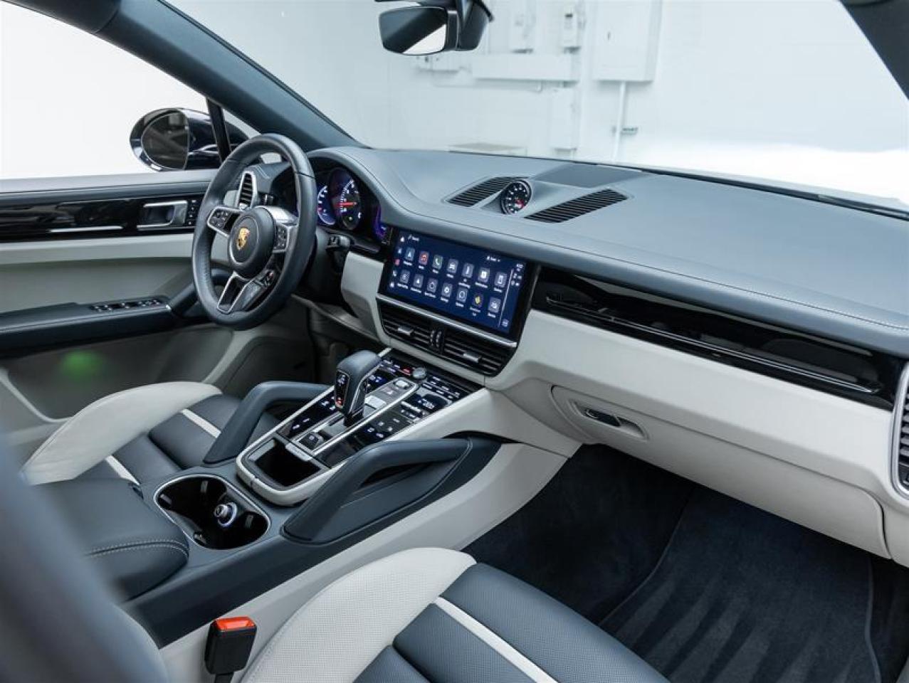 2022 Porsche Cayenne  Photo