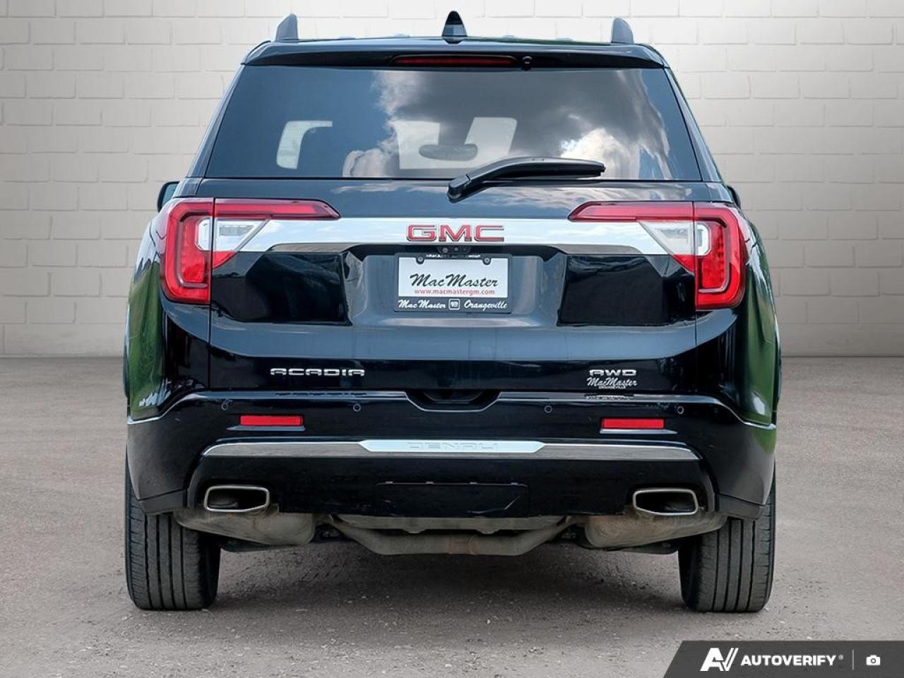 2023 GMC Acadia AWD DENALI Photo