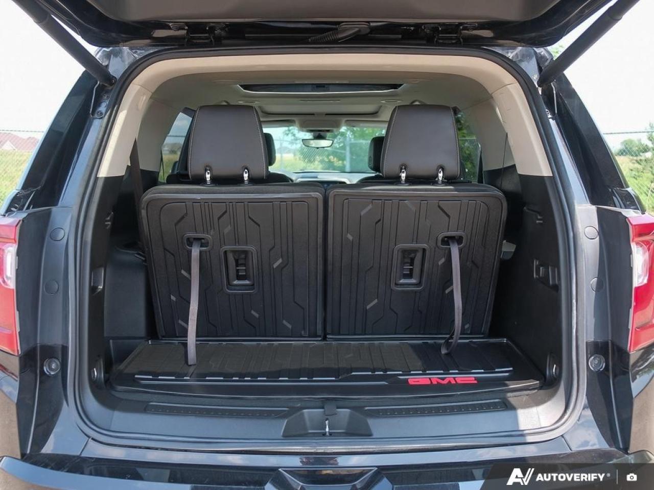 2023 GMC Acadia AWD DENALI Photo