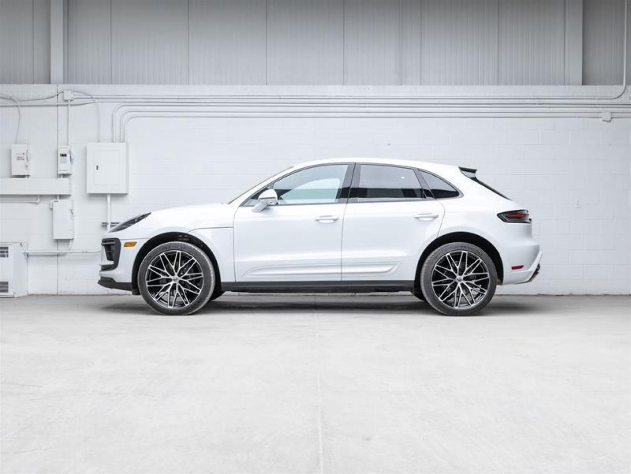 2025 Porsche Macan  Photo4