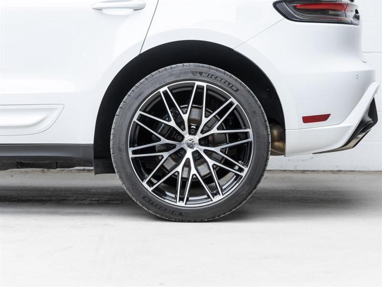 2025 Porsche Macan  Photo