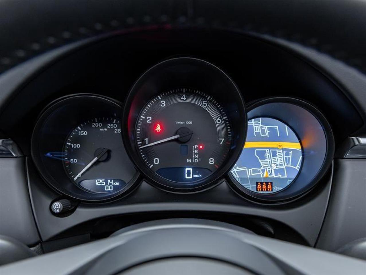 2025 Porsche Macan  Photo