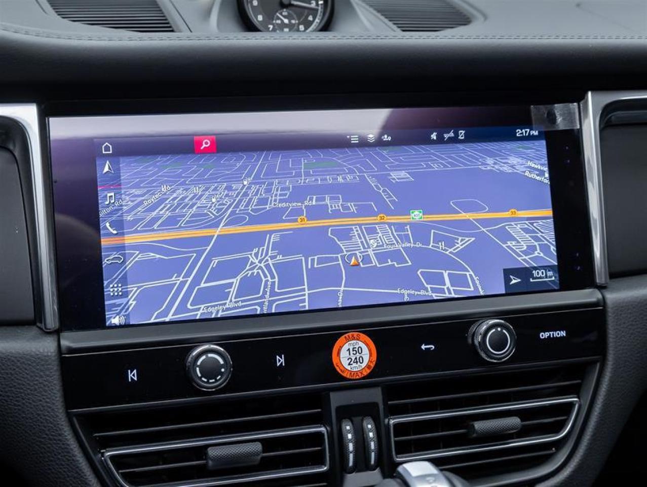 2025 Porsche Macan  Photo