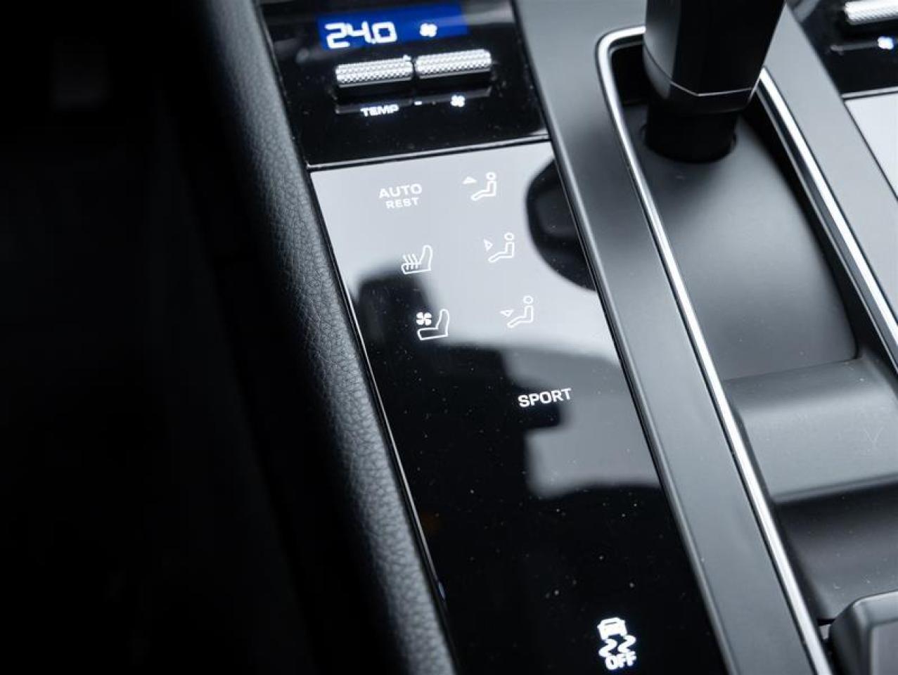 2025 Porsche Macan  Photo