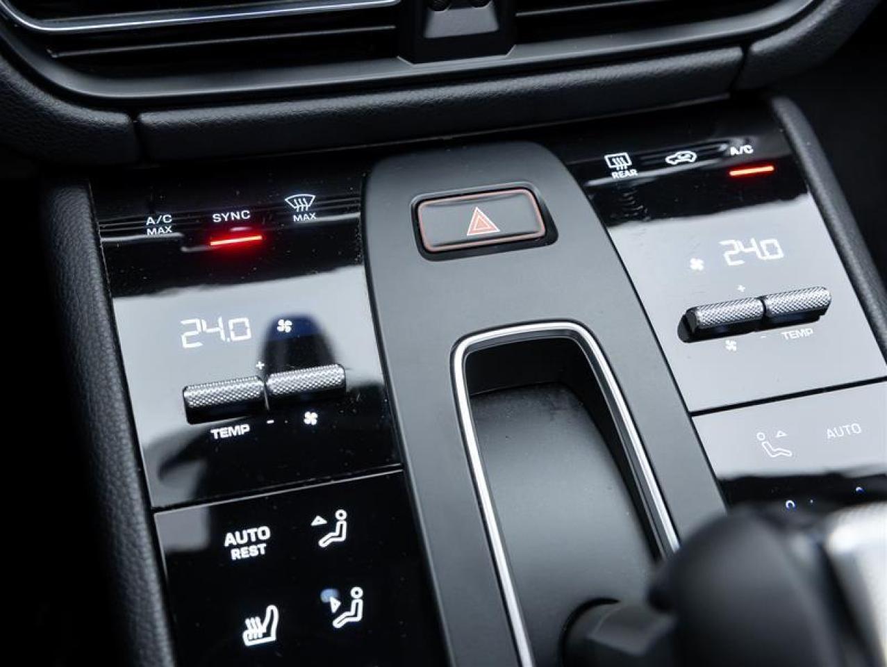 2025 Porsche Macan  Photo