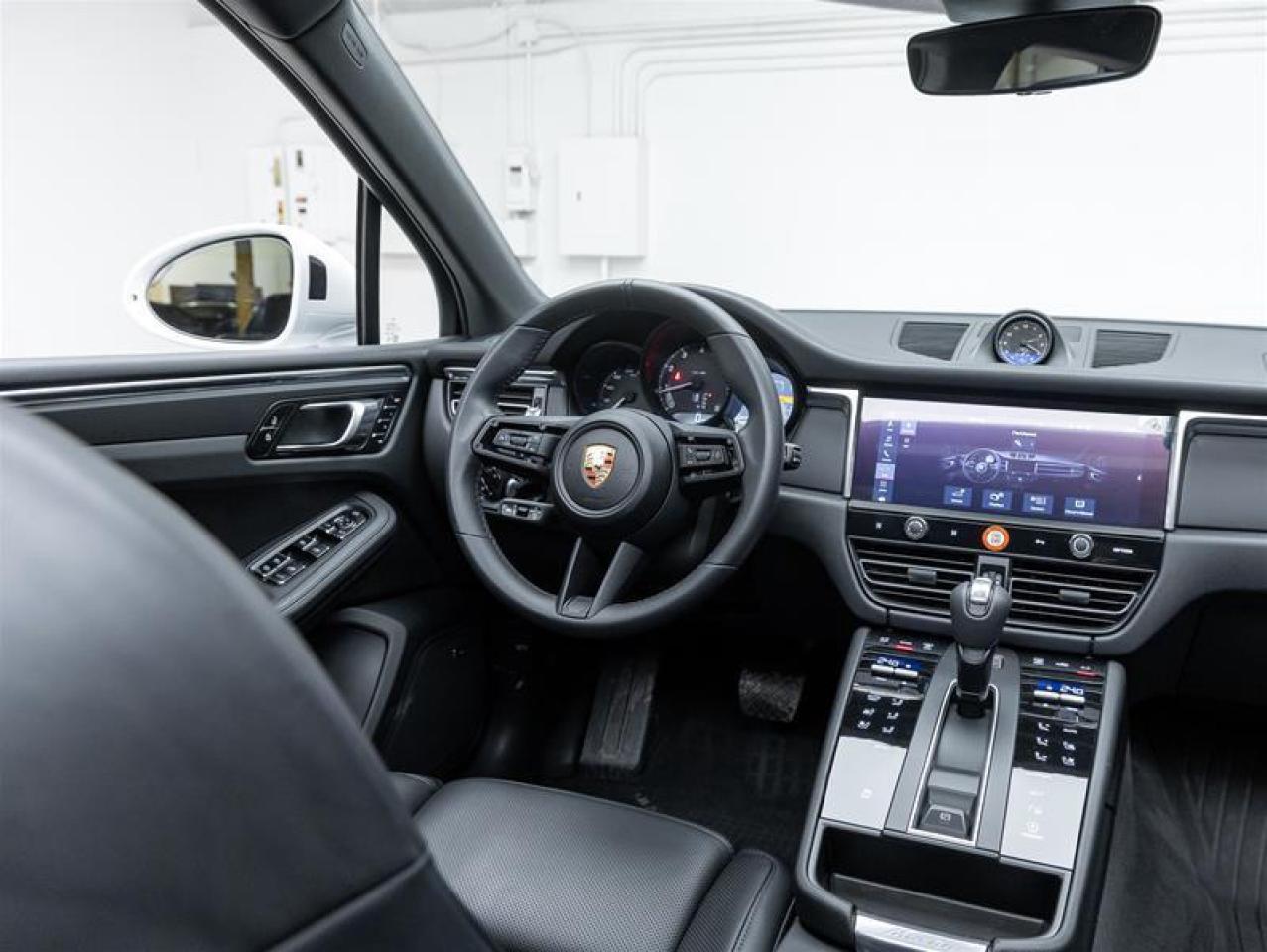 2025 Porsche Macan  Photo