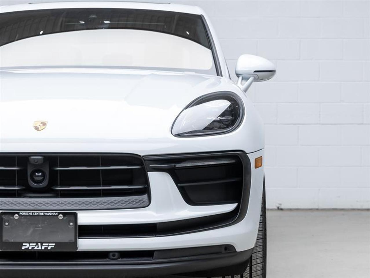 2025 Porsche Macan  Photo