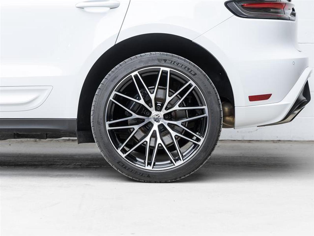 2025 Porsche Macan  Photo