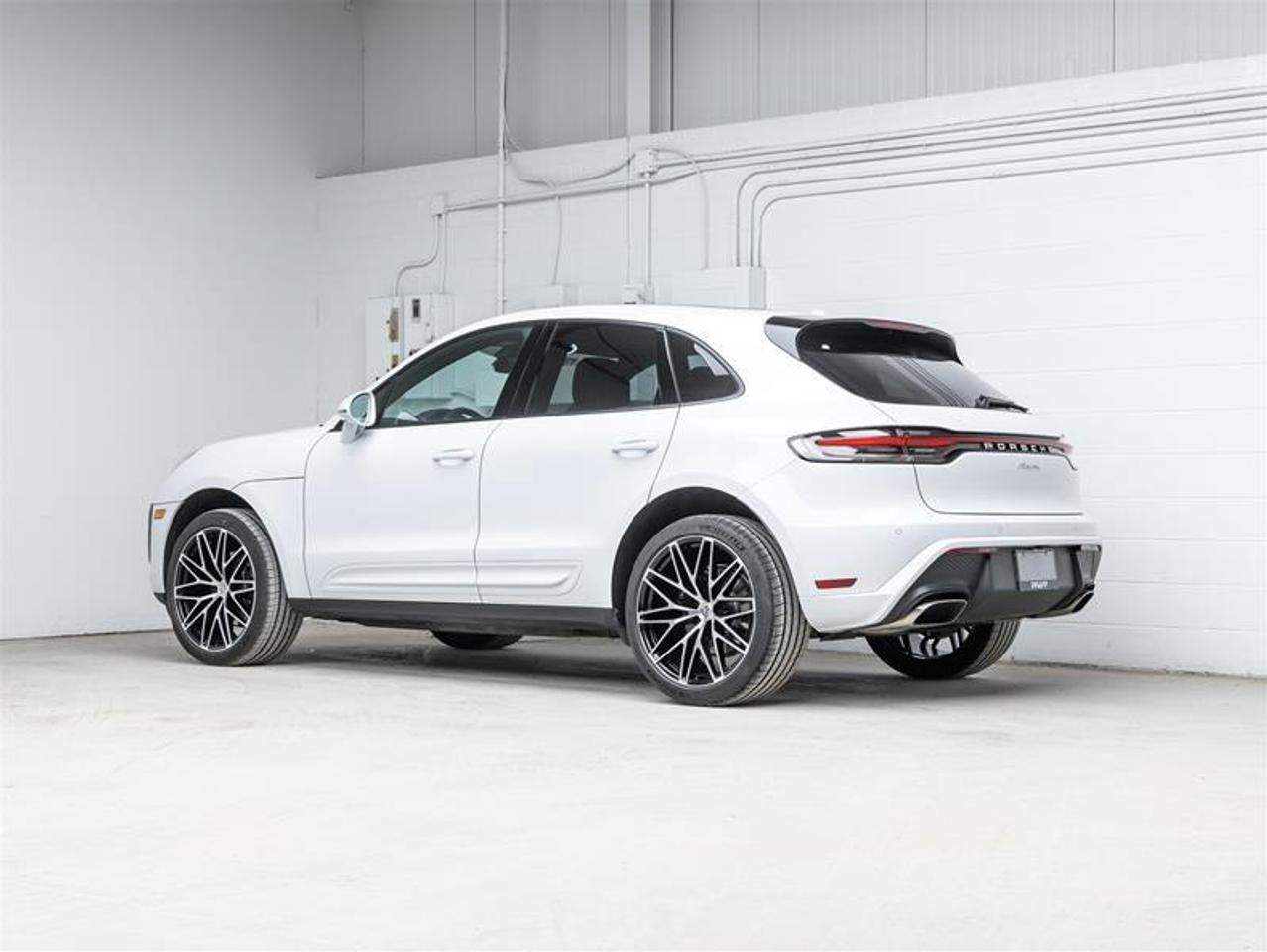 2025 Porsche Macan  Photo