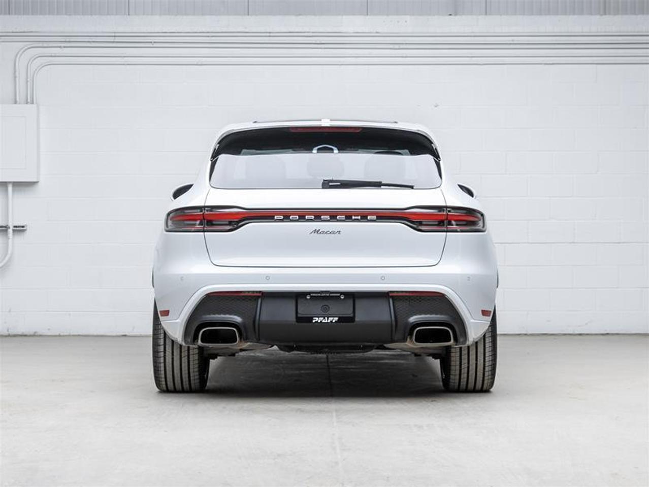 2025 Porsche Macan  Photo
