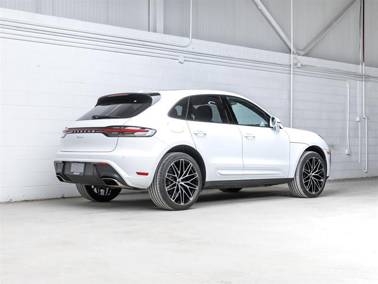 2025 Porsche Macan  Photo
