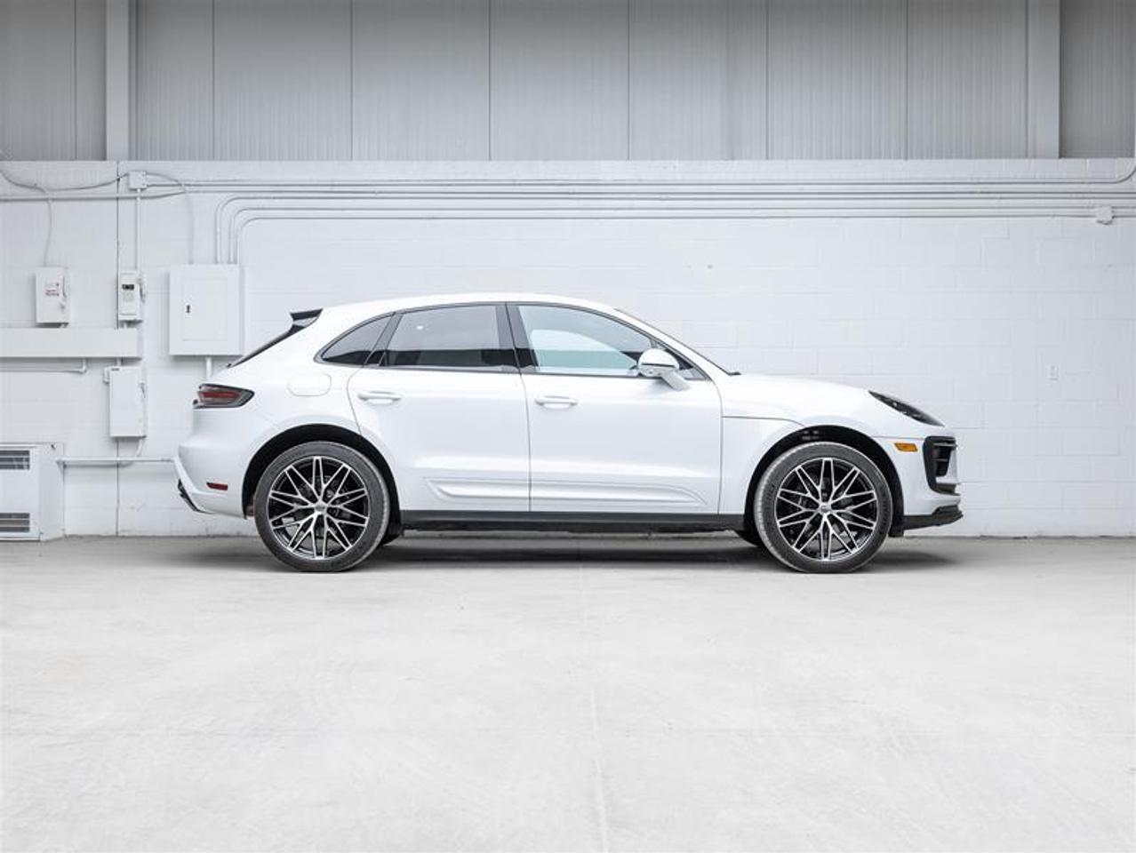 2025 Porsche Macan  Photo